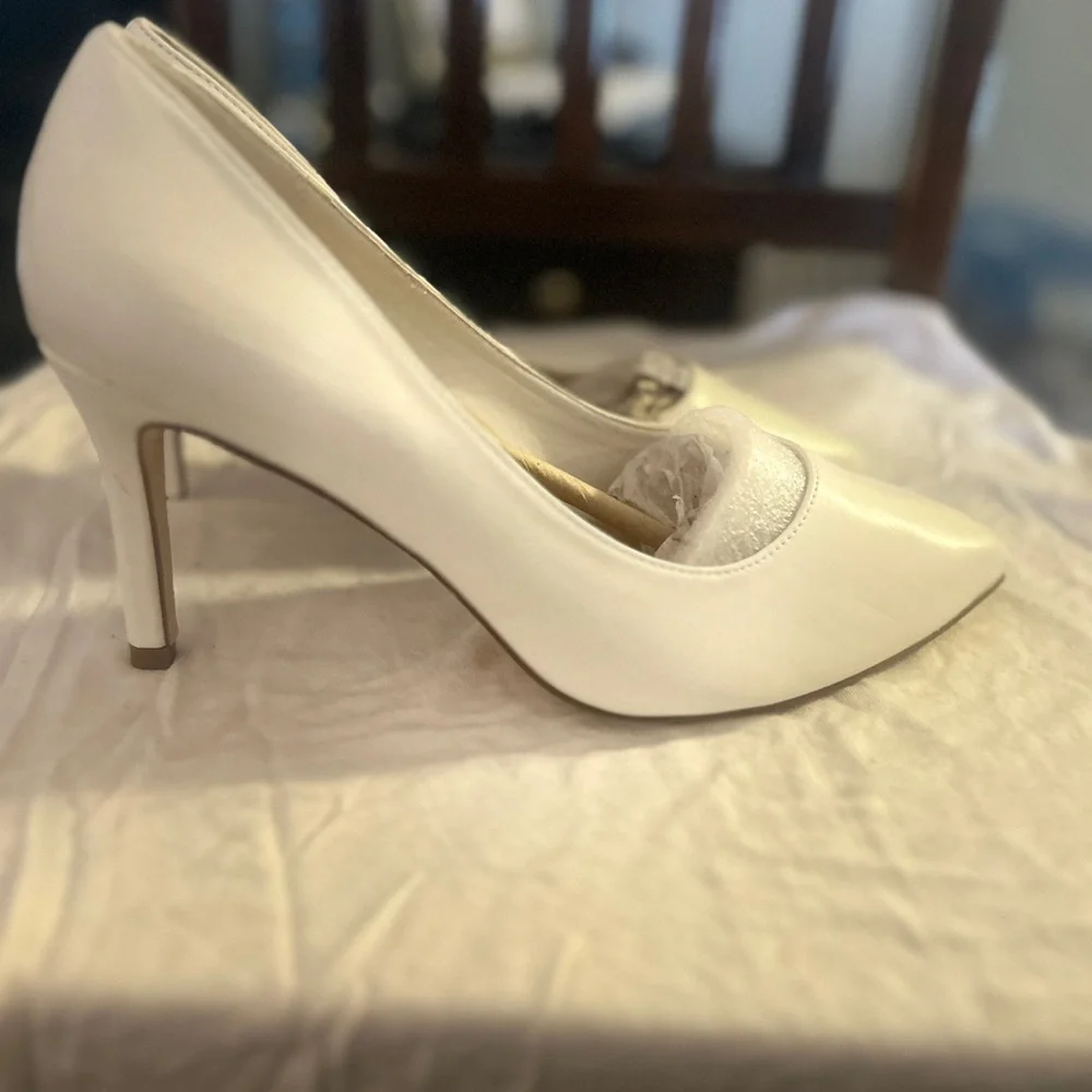 Classic Women’s White Pointed-Toe High Heels